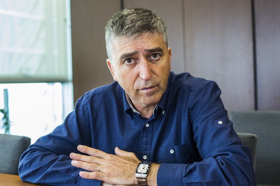 Climent traslada a la costa la guerra contra la libre apertura del comercio en domingo