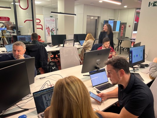 MiitUp, el coworking de la Cámara de Comercio de Murcia, cumple un año con 77 emprendedores alojados