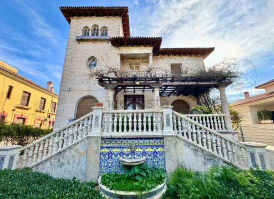 Una mirada al interior de esta casa del Malecón por la que muchos suspiran y que ha colgado el cartel de 'se vende' 
