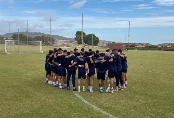 El Alcoyano visita al líder