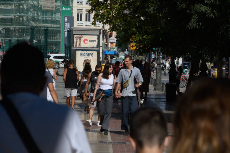 Los valencianos consideran mejor la situación económica de la ciudad que la de España