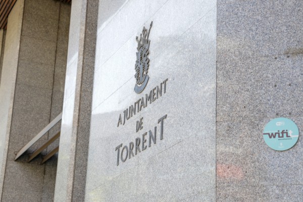 La alcaldesa de Torrent reitera al Gobierno la petición sobre una moratoria en la nueva tasa de residuos