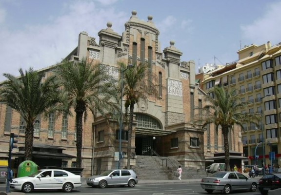 Alicante inyecta 60.000 euros en la reforma y adecuación de los baños del Mercado Central