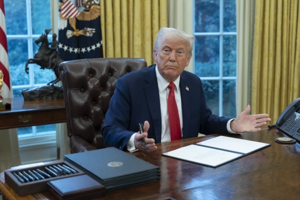 Trump Vs. las pajitas woke de cartón