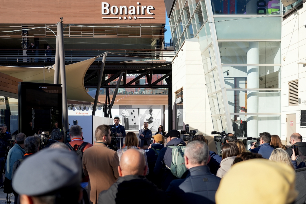 Reapertura del Centro Comercial Bonaire tras la Dana (Fotos: Eduardo Manzana) 