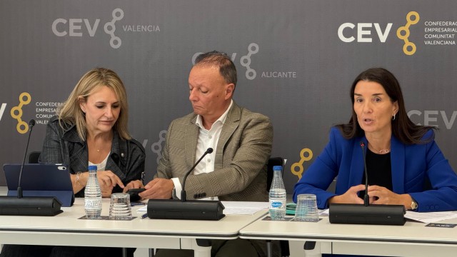 El Consell presenta un plan de recuperación de las áreas industriales afectadas por la Dana