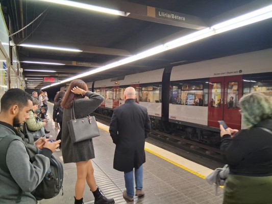 Los afectados por la Dana podrán pedir la tarjeta de transporte gratuito para bus, Cercanías y FGV desde el lunes
