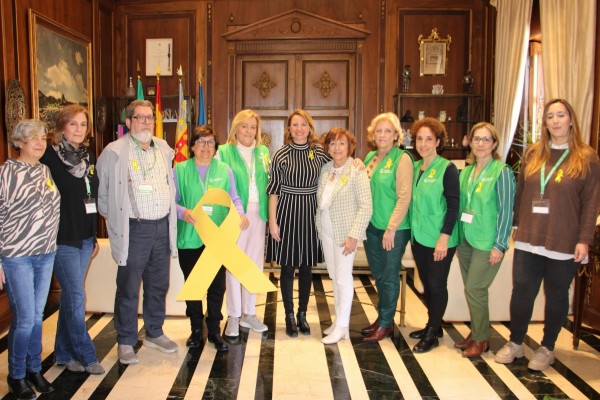 Siete centros educativos de Castelló alzan la voz contra el cáncer infantil