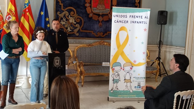 Alicante y los familiares de enfermos reivindican más atención psicosocial a los niños con cáncer