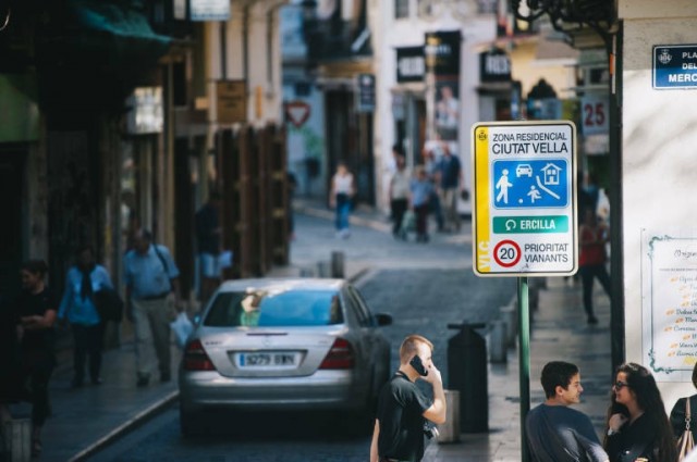 València da 'luz verde' inicial a su Zona de Bajas Emisiones, una de las más laxas de España