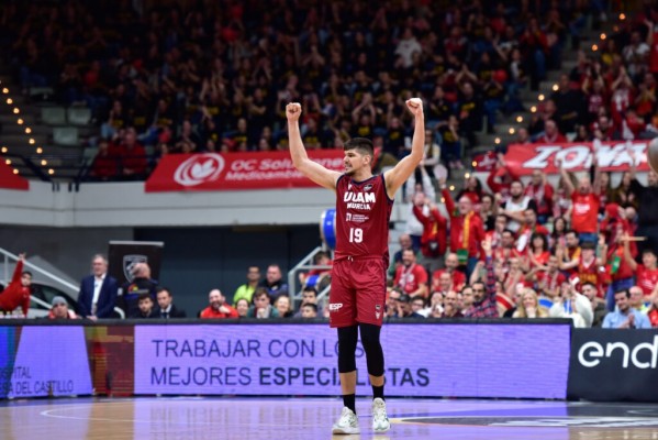 Marko Todorovic abandona el UCAM CB tras la llegada de Kostas Antetokounmpo