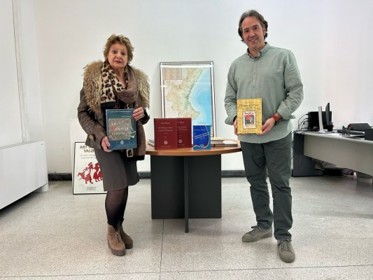 La Biblioteca de Burriana amplía su fondo bibliográfico con obras de la Real Academia de Cultura Valenciana