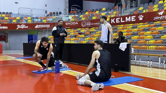 El Odilo Cartagena, tras dos derrotas y sin el lesionado Alberto Cabrera, recibe al Ourense