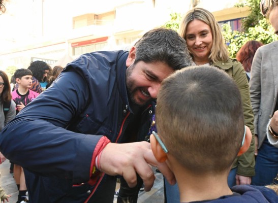 La Región de Murcia, referente nacional en el seguimiento a supervivientes de cáncer infantil