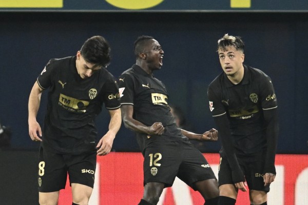 El Valencia CF saca un punto de 'oro' en Vila-real