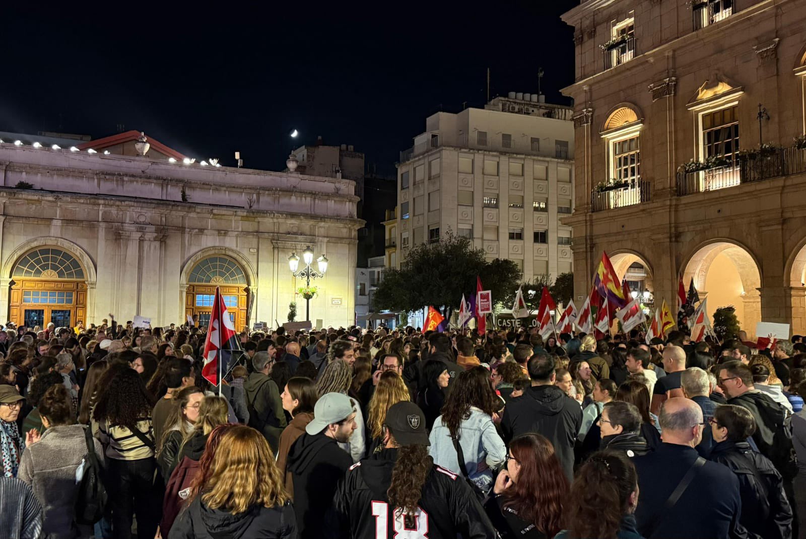 Cientos de personas piden en Castelló la dimisión de Mazón por la gestión de la Dana