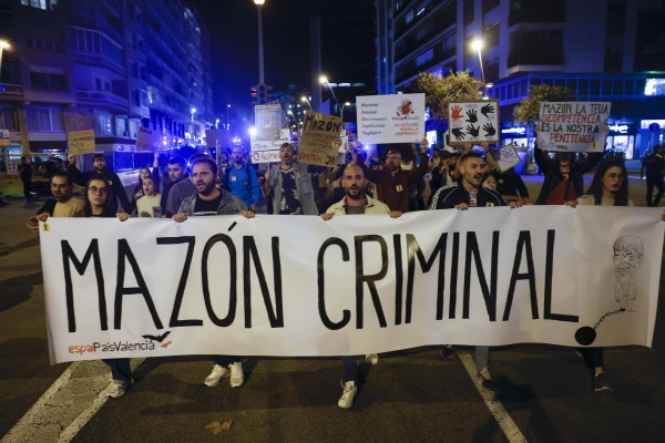 Cientos de personas se manifiestan por la Dana en Castellón y Barcelona al grito de 