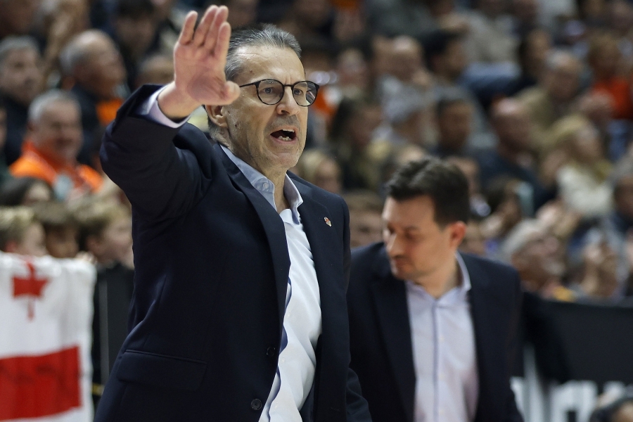Pedro Martínez se queda con solo tres jugadores sanos por las 'ventanas FIBA'