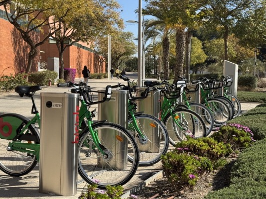 La UMH amplía en el campus de Elche el servicio de Bicielx con cuatro estaciones nuevas 