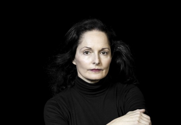 El Gil-Albert organiza un encuentro con la Premio Nacional de Fotografía Isabel Muñoz