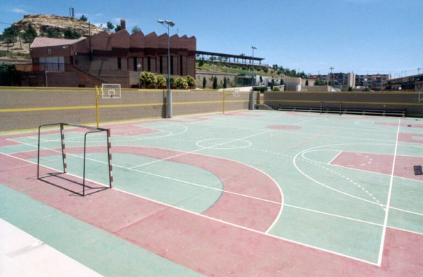 Alicante lanza la reforma del polideportivo de Colonia Requena: de Deportes a Bienestar Social
