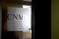 La CNMV avisa de 38 'chiringuitos' financieros en Países Bajos