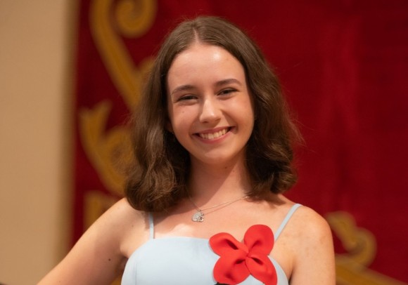 La soprano cartagenera de 18 años Inés Ananda abre un 'crowdfunding' para cumplir su sueño y estudiar con un tenor internacional