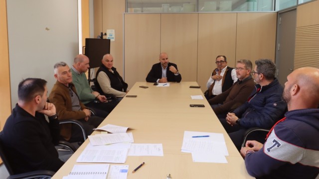 Benidorm cierra la puerta a dar más licencias de taxi y propone reconvertir 11 a adaptados