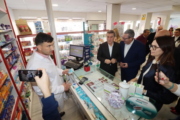 Sanidad estrena en Benidorm el sistema de código digital de los medicamentos