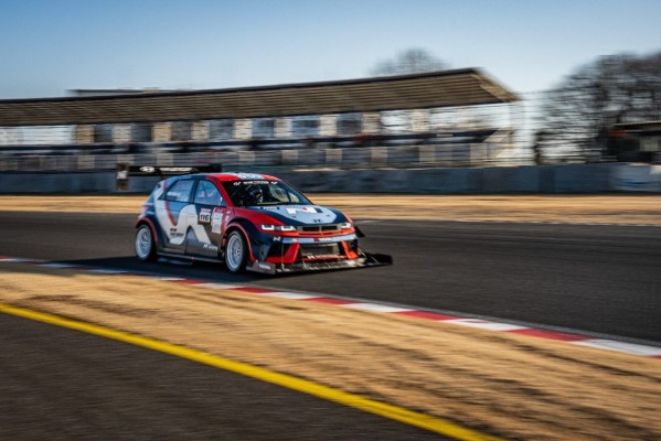 El Hyundai IONIQ 5 N TA Spec bate el récord de velocidad de vehículos eléctricos en el  Attack Tsukuba 2025