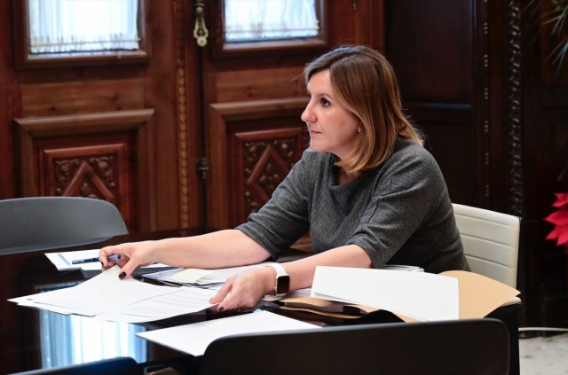 Catalá echa del gobierno a Badenas y reparte sus competencias entre los ediles de Vox