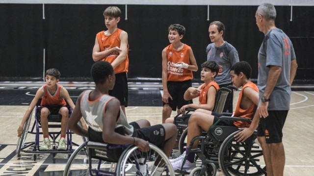 Entrenando con referentes: Nuevo proyecto social en L’Alqueria del Basket
