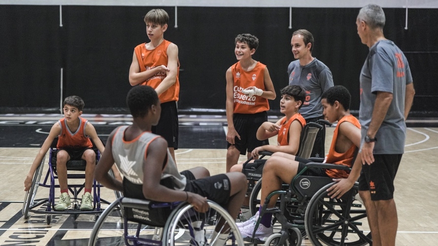 Entrenando con referentes: Nuevo proyecto social en L’Alqueria del Basket