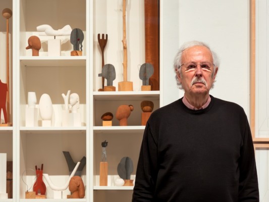 El Museu de la Ciutat repassa l'obra i la trajectòria de l'escultor Silvestre Moros