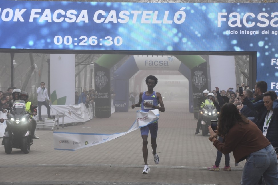 Yomif Kejelcha - Carlos Pascual