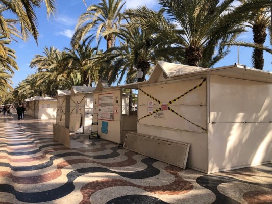 Alicante descarta ampliar plazos y fuerza un traslado provisional de los 'hippies' de La Explanada