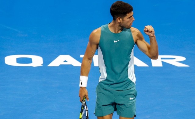 Alcaraz, pese a una seria desconexión, gana a Nardi y buscará las semis de Doha ante Lehecka
