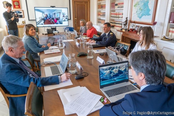 El Ayuntamiento reprocha al Gobierno su desidia en Tentegorra y exige que asuma la gestión de piscinas y pistas deportivas