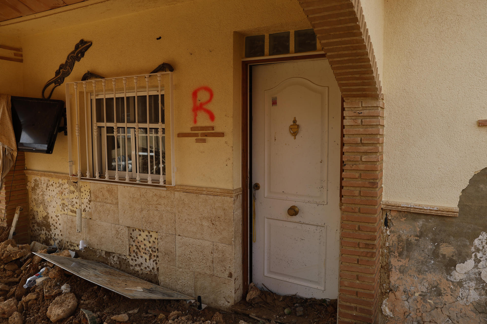 La 'R' que confirma la vida en la zona cero de la Dana