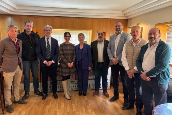 La Plataforma por la Reindustrialización aborda con Conselleria las mejoras de los polígonos y las ayudas a las pymes