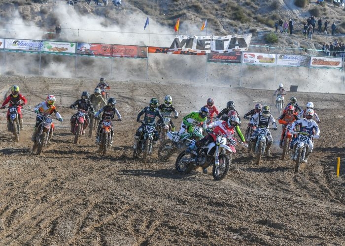 La Federación de Motociclismo de la Comunitat Valenciana denuncia que la española le excluye de su calendario