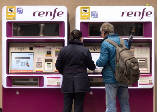Renfe pone a la venta los abonos gratuitos de Cercanías y Media Distancia para mayo y junio