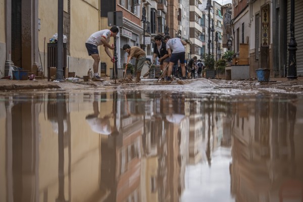 El Consell amplía en 30 millones las ayudas directas para paliar la pérdida de bienes de primera necesidad por la Dana
