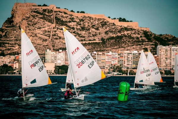 La Olympic Week 2025 llega a al Real Club de Regatas de Alicante con los ILCA 4 y los WingFoil