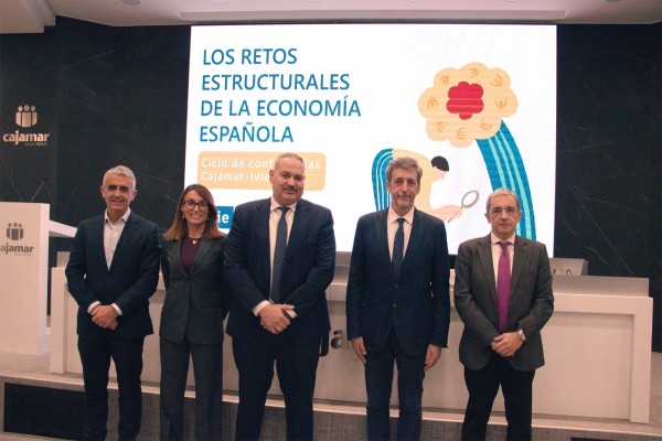 J. Moisés Martín: 