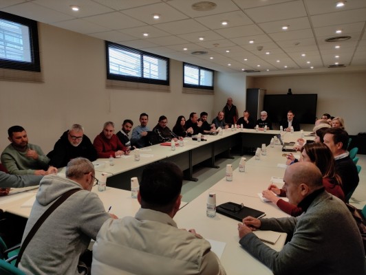 Los sindicatos piden celeridad a Ascer en el convenio de azulejo: insisten con más salario y menos jornada