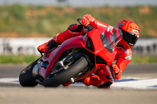 Marc Márquez rueda en el Aspar Circuit
