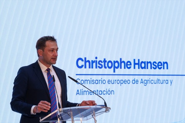 El comisario europeo de Agricultura confirma los 68 millones de ayudas a agricultores afectados por la Dana