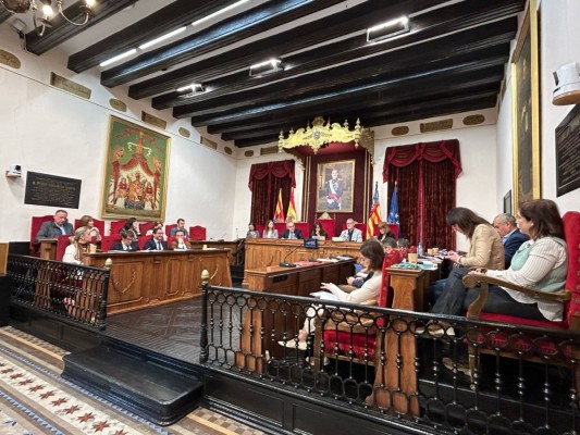 El PP de Elche destaca una inversión en 2024 al 40%; el PSOE que febrero dejó 66 facturas irregulares 
