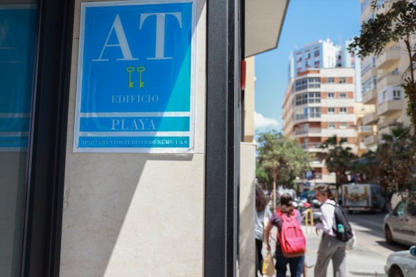 Las pernoctaciones en apartamentos turísticos alcanzan los 2,2 millones en la Comunitat Valenciana durante julio